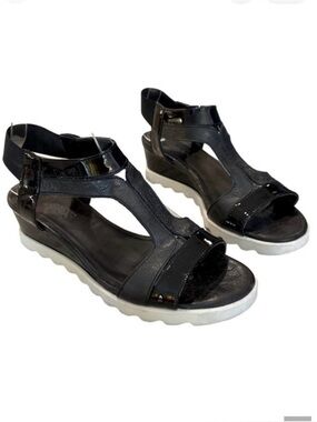 The Flexx Give a Hoot Sandal black leather low wedge women’s shoes size 9